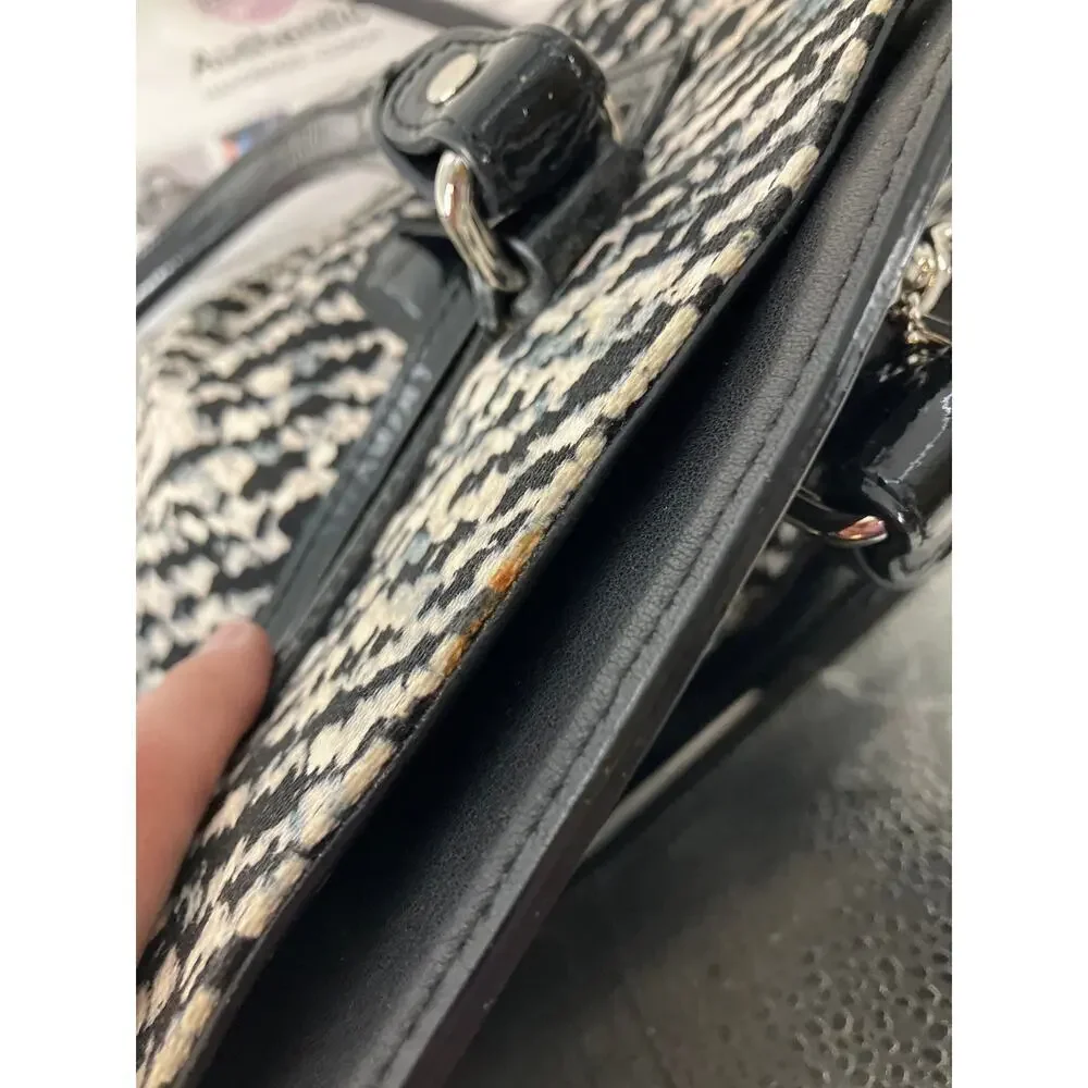 COACH 25811 BLACK, WHITE PRINT CANVAS, LEATHER SHOULDER BAG
